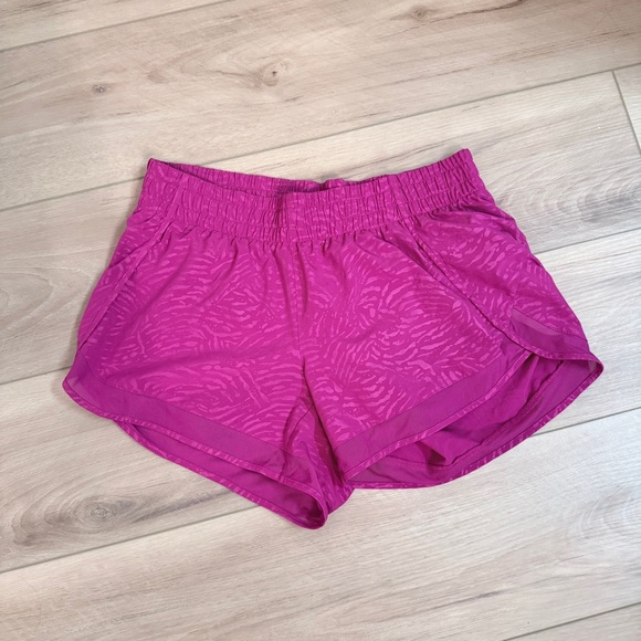 Athleta| EUC Magenta/Pink Mesh Racer Running Shorts - Picture 4 of 8